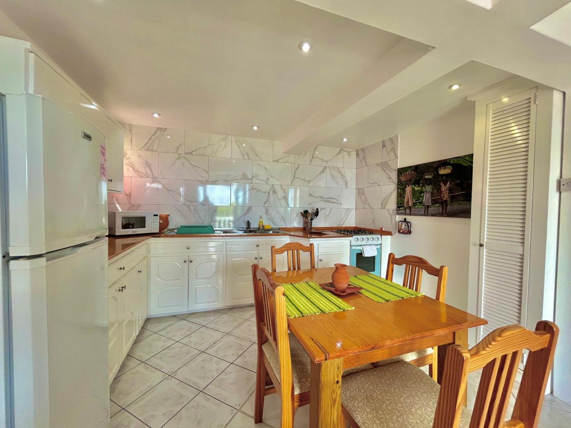 Palm House Apartman Friendship Kültér fotó